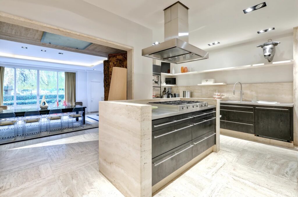 Barnes Brussels 86656756