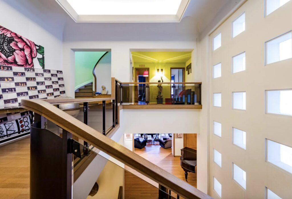 Barnes Brussels 86656756