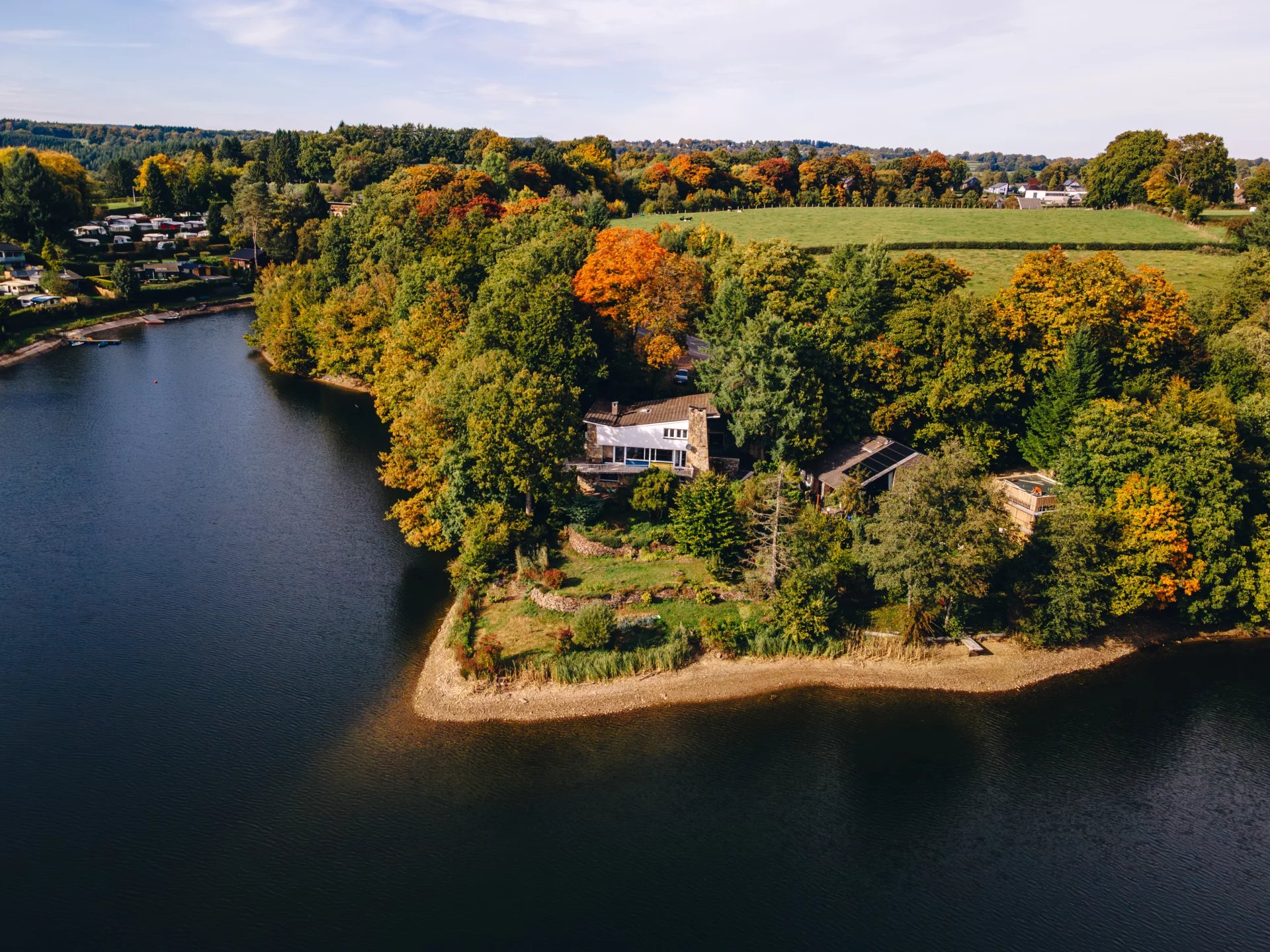 Jolie maison de caractère avec vue unique sur le lac de Robertville