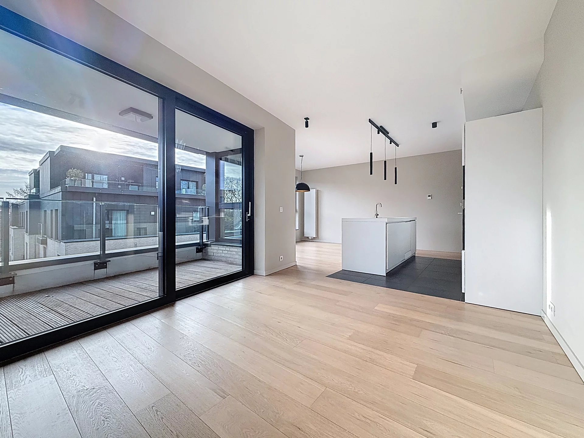 Barnes Brussels - Brabant 86807752