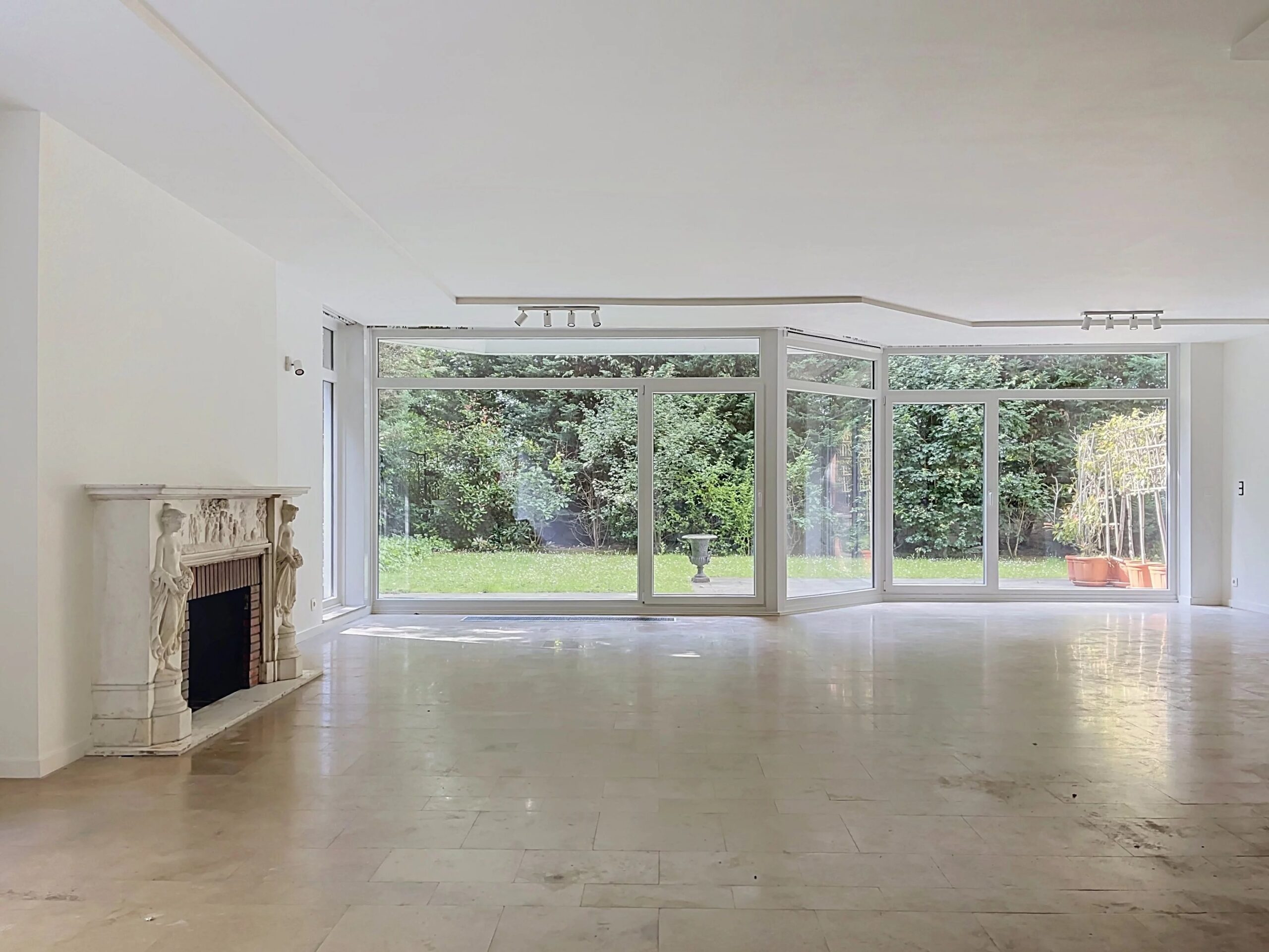 Barnes Brussels - Brabant 87106019