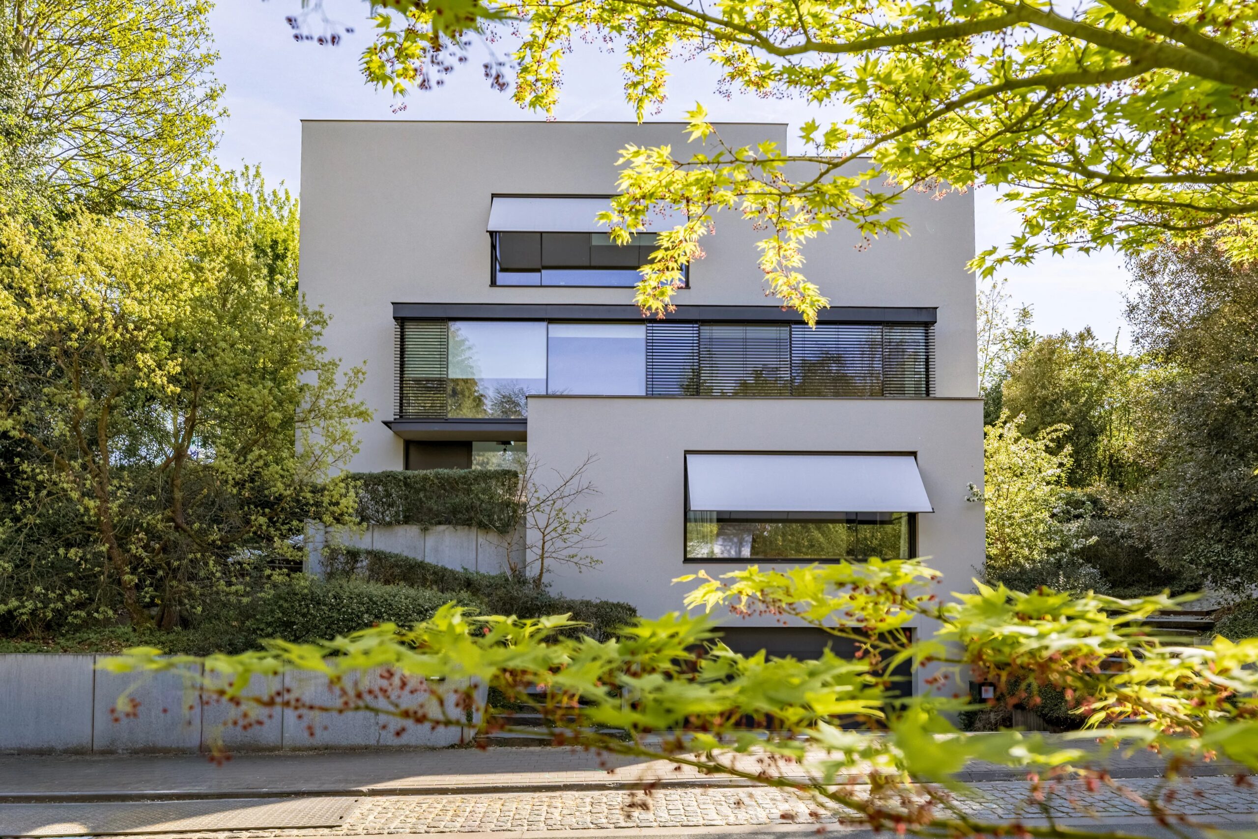 SOUS OPTION Villa contemporaine dans un havre de paix