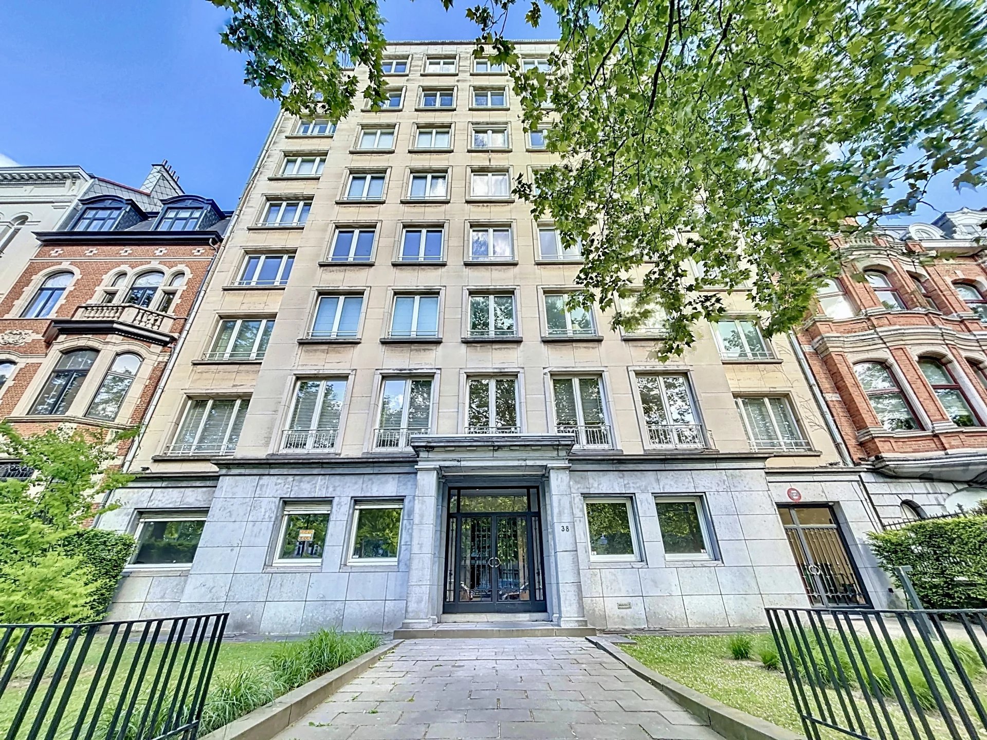 Barnes Brussels - Brabant 87486039